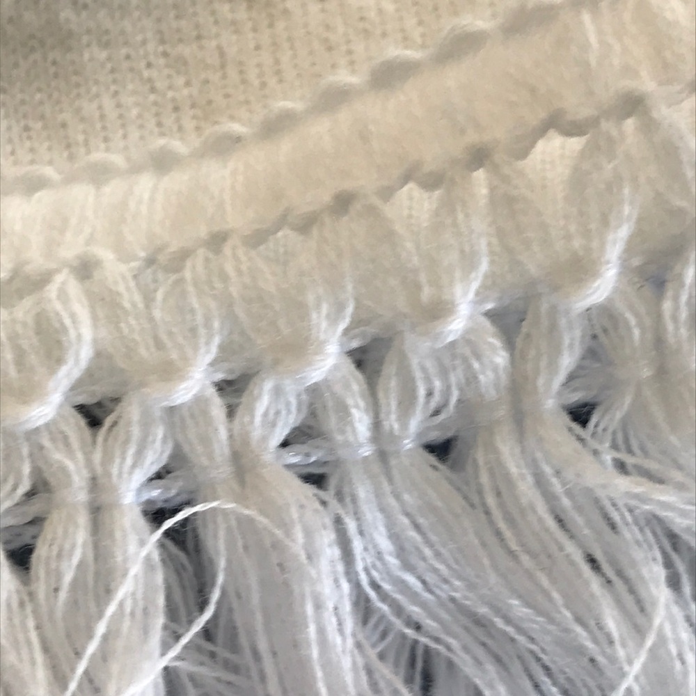 NWT Sail To Sable white sweater w fringe! Sz XS - Picture 7 of 7